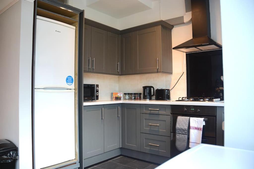 3 Bed House In The Heart Of Palmers Green, Casa vacanze